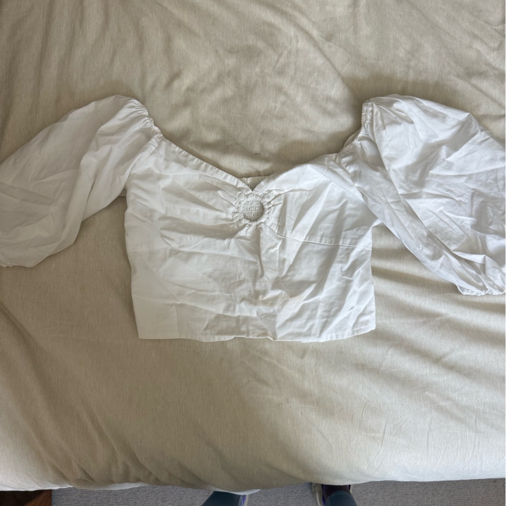 Abercrombie & Fitch White Crop Top